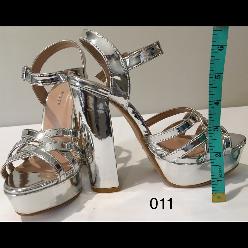 FOREVER-DRESS SANDALS Size 7M - Picture 6 of 8